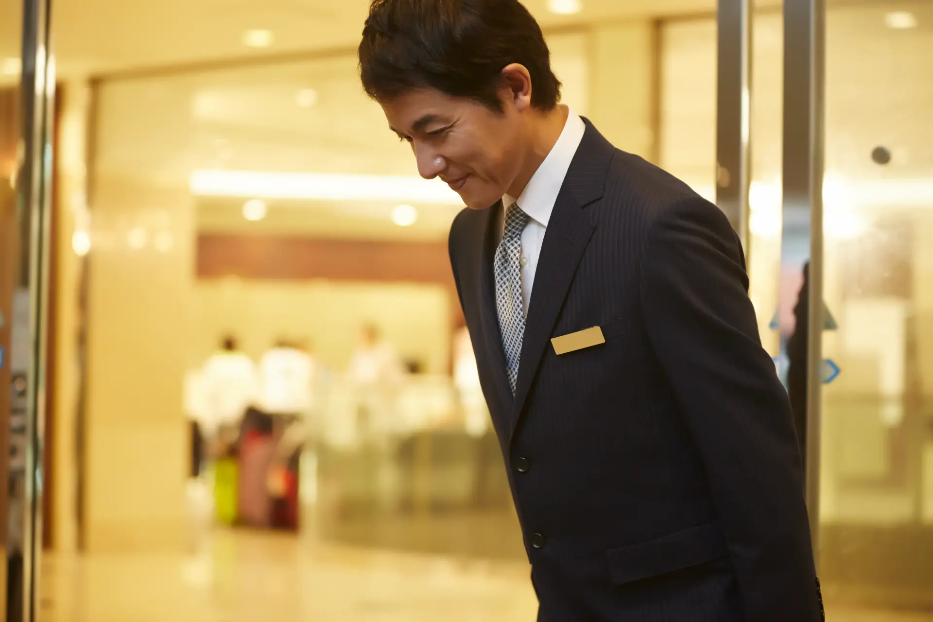 ホテルで働く男性