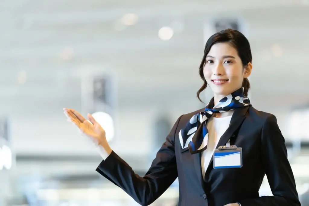 ツアーコンダクターの女性
